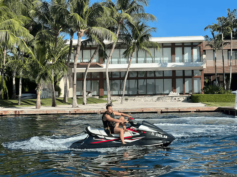 Ride jet skis in Miami